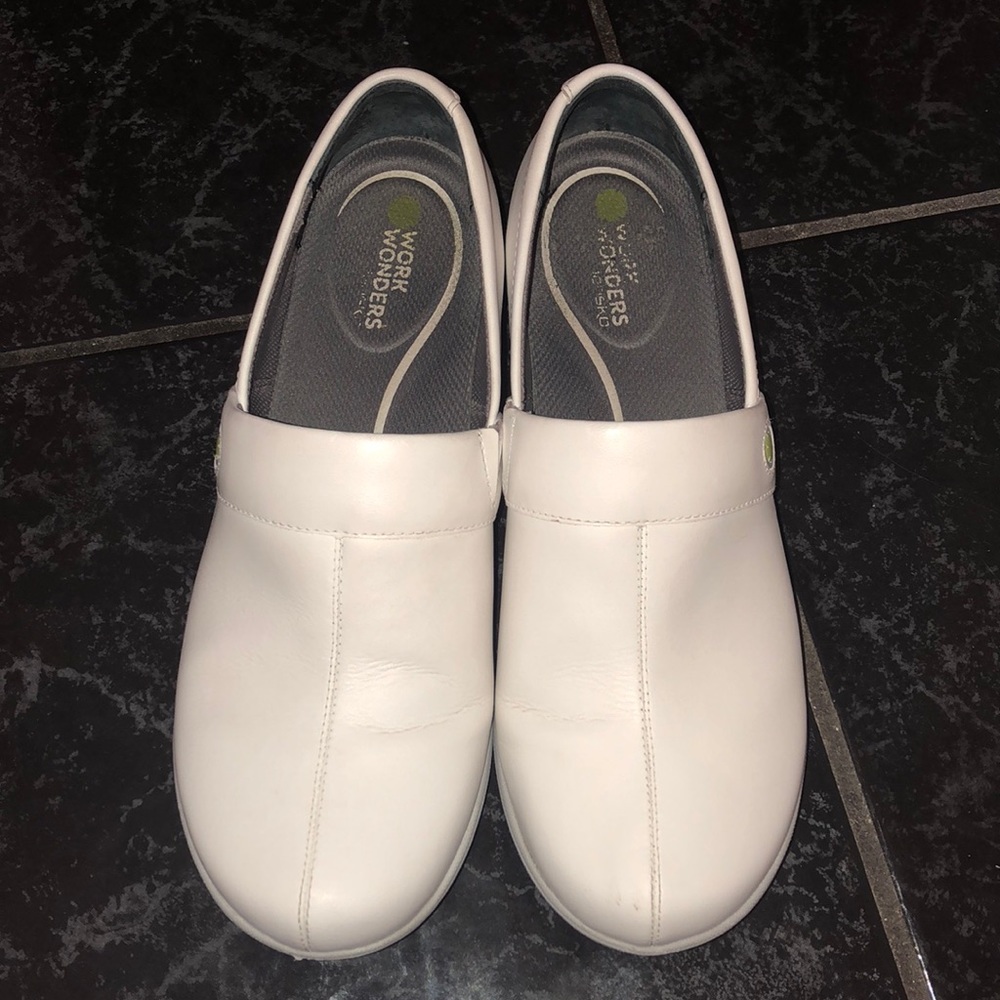 Work wonders Dansko Clogs/Nursing shoes